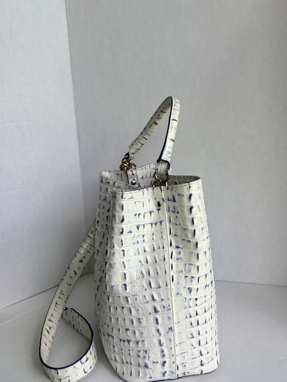 Authentic BRAHMIN Genuine Leather Melbourne Croc-Embossed, Blue&Ivory/White,Mat - Picture 5 of 8